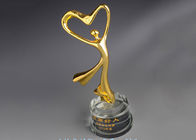 Elegancki design Stojący metalowy trofeum Puchar Złoty Platerowany dla zwycięzców tańca