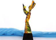 Nowoczesne trofea na specjalne zamówienie Twisted Coloured Glaze dla pracowników VIP