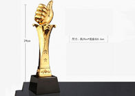 Błyszczące pozłacane trofeum z żywicy Puchar dla zwycięzców Niestandardowe logo akceptowane