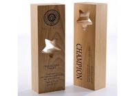 Drewniane niestandardowe logo Trophy Grawerowanie / Lasing Logo Star Design Awards dla personelu